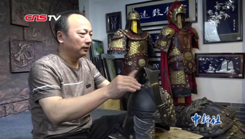 长春手艺人巧手打造古代铠甲 被赞&ldquo;中国版钢铁侠&rdquo;