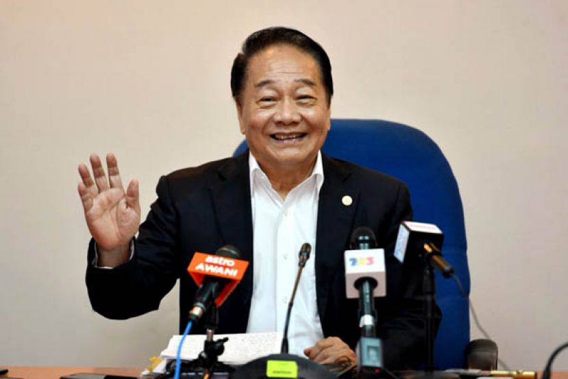 拿督斯里黄顺舸已卸下砂部长职。
