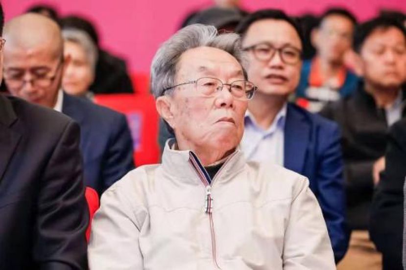 著名作家王蒙。