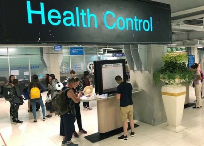泰国机场加强对入境游客的健康筛查。