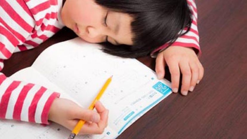 低头挛腰引发周身痛 温书要记得多动