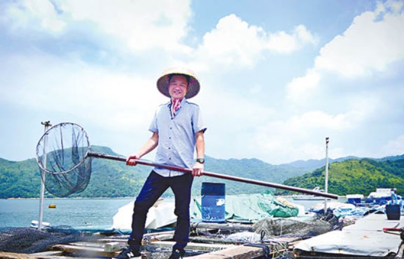 苏伟汉在沙头角长大，妈妈是客家人，爸爸是鹤佬人，厨艺集两家之大成。
