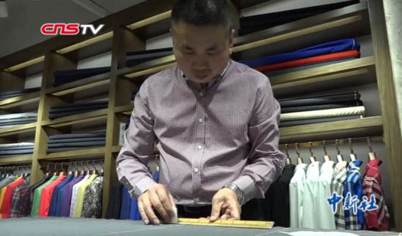 从&ldquo;小学徒&rdquo;到&ldquo;国际裁缝&rdquo;：为世界政要设计&ldquo;中国装&rdquo;